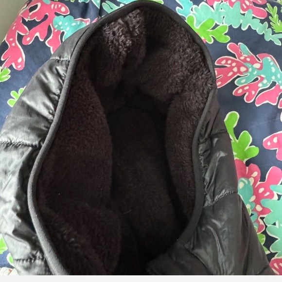 TNA aritzia the little fuzzy puff - Picture 3 of 5